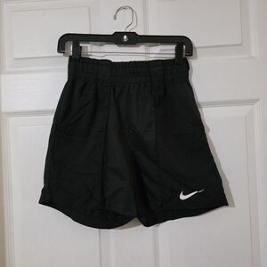 Women Nike Swoosh Woven Shorts Loose Fit Black Pockets Activewear XS